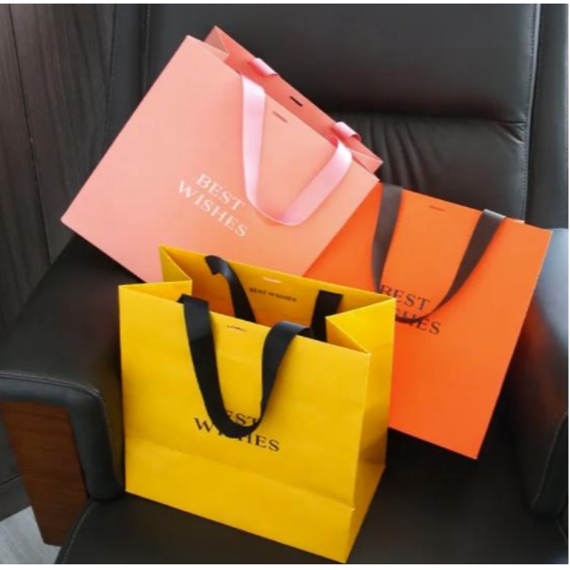 Brugerdefinerede sko mærket butik Trykt papirposer med dit eget logo pap shoppingpapirpose gaveposer til små virksomheder